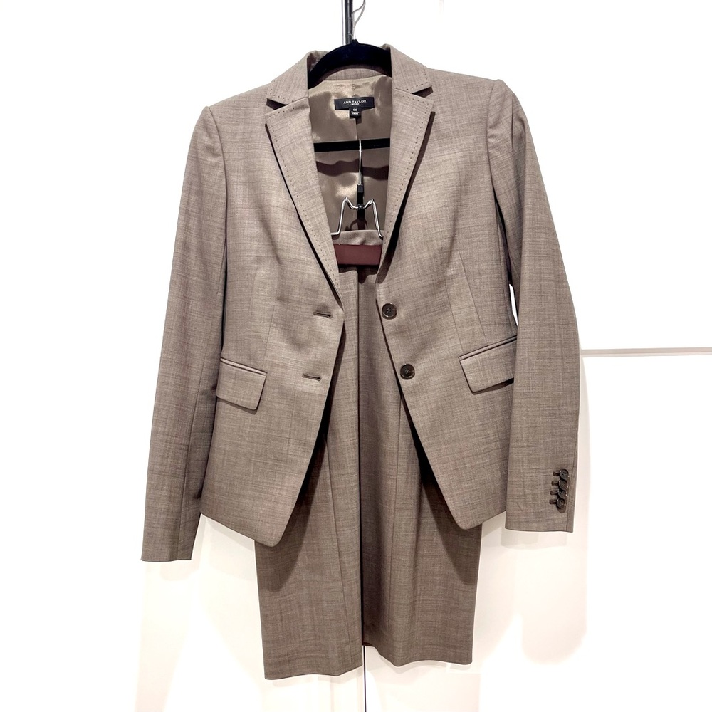 Ann Taylor Ladies Skirt Suit